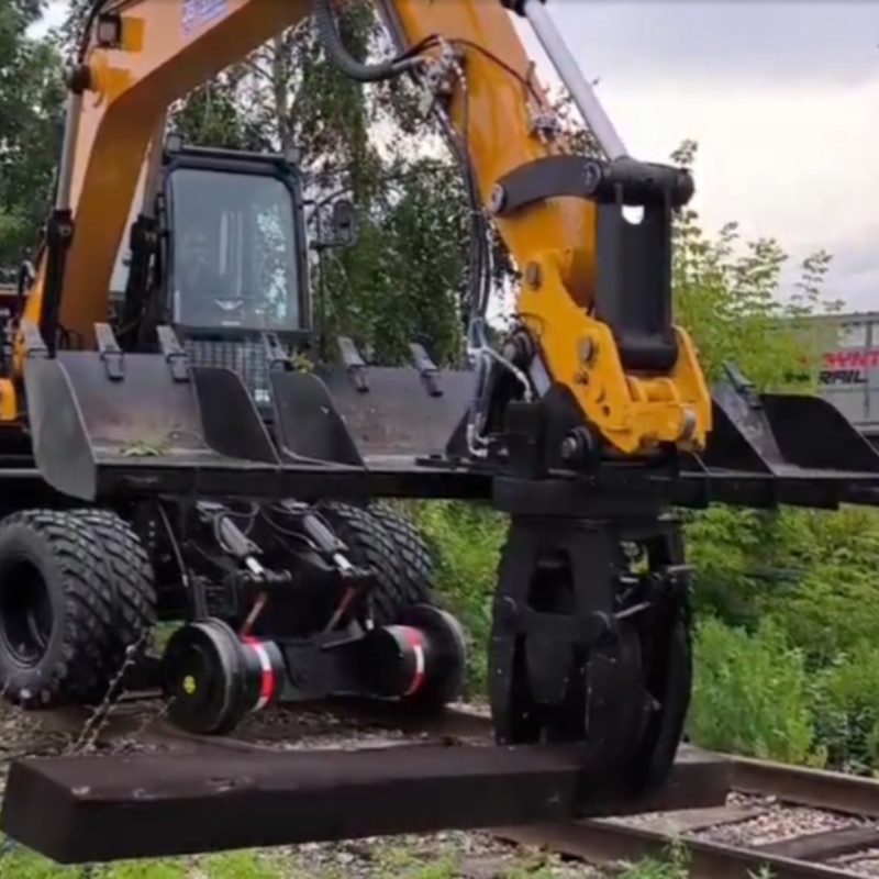 Construcción eficiente: Máquina cambiadora de traviesas de ferrocarril JG80ST directamente en la obra.